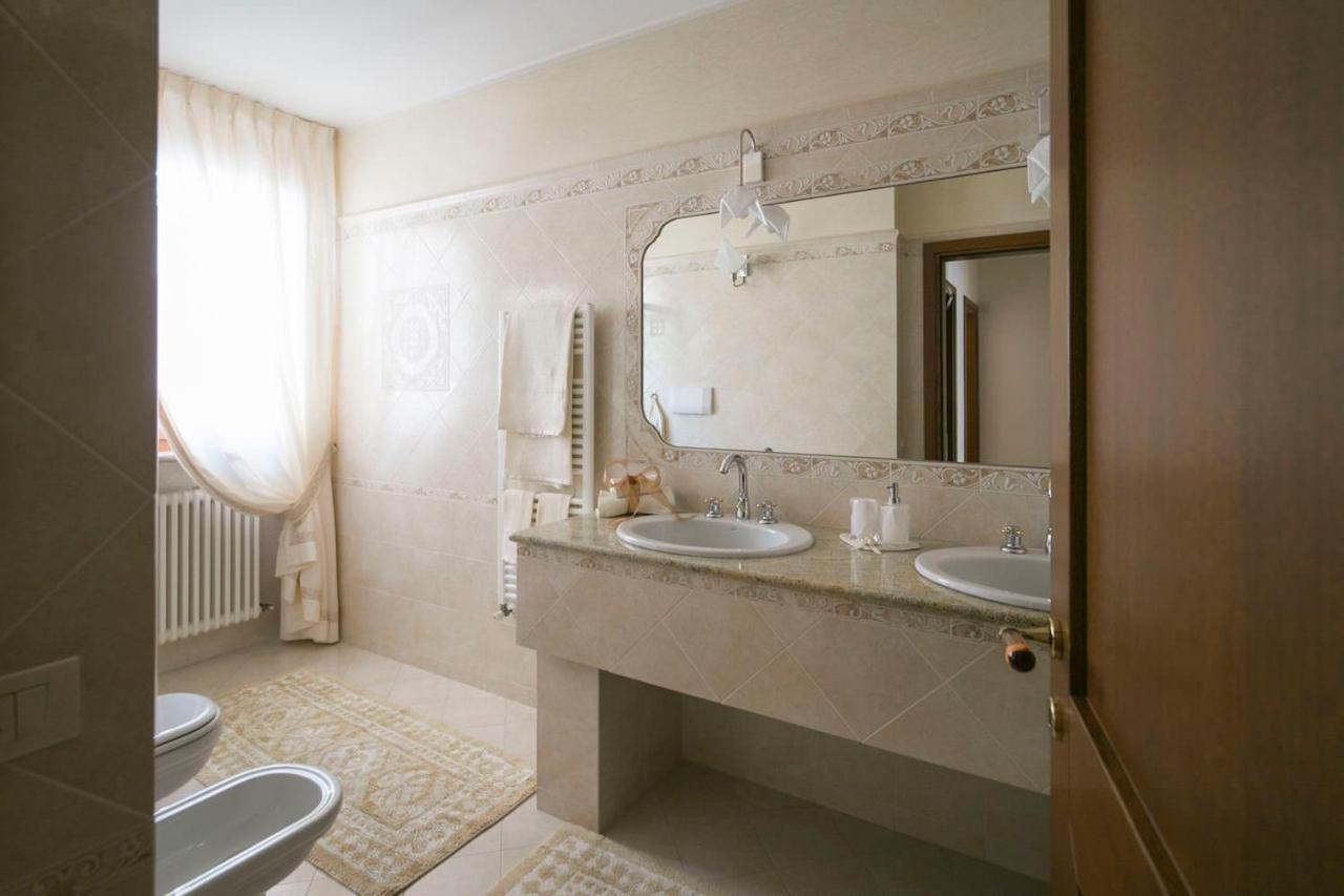 La Casa Di Pimpi Bed and Breakfast Desenzano del Garda Exteriör bild