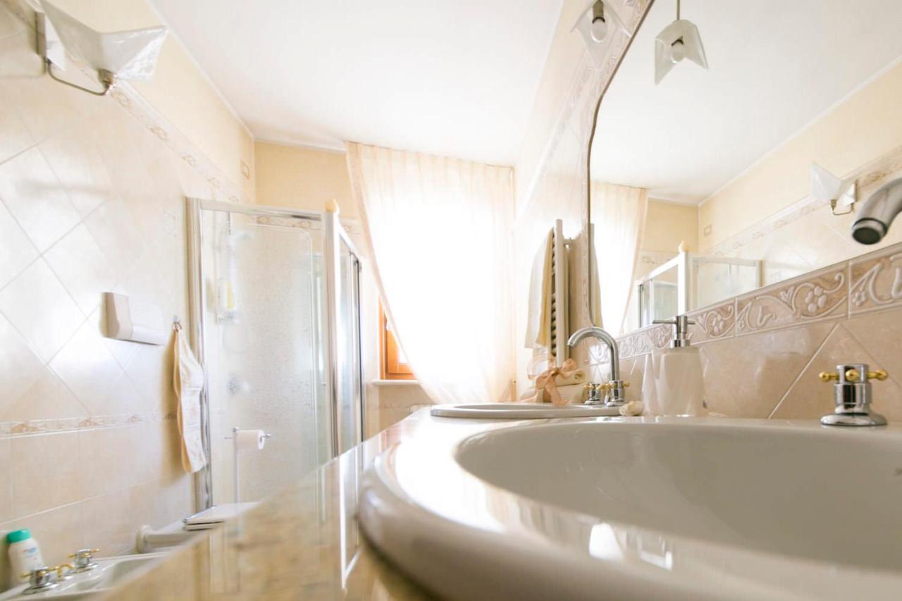 La Casa Di Pimpi Bed and Breakfast Desenzano del Garda Exteriör bild