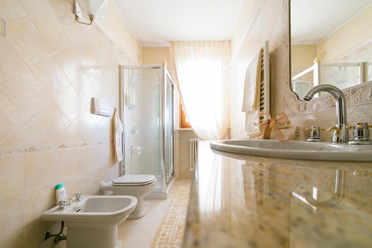 La Casa Di Pimpi Bed and Breakfast Desenzano del Garda Exteriör bild
