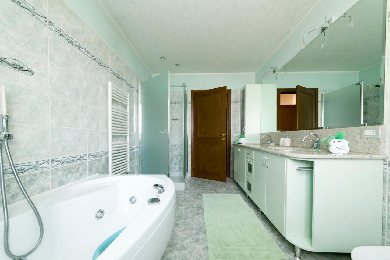 La Casa Di Pimpi Bed and Breakfast Desenzano del Garda Exteriör bild