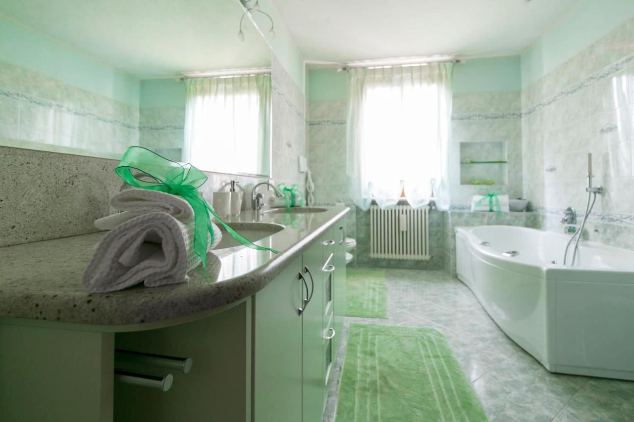 La Casa Di Pimpi Bed and Breakfast Desenzano del Garda Exteriör bild