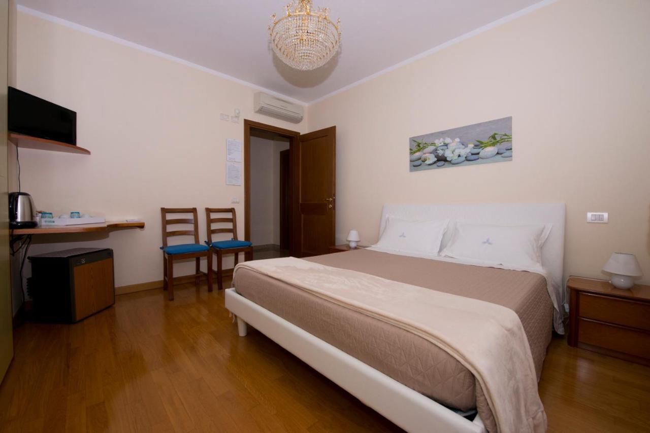 La Casa Di Pimpi Bed and Breakfast Desenzano del Garda Exteriör bild
