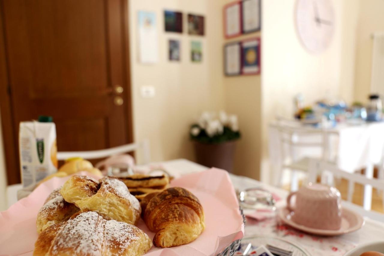 La Casa Di Pimpi Bed and Breakfast Desenzano del Garda Exteriör bild